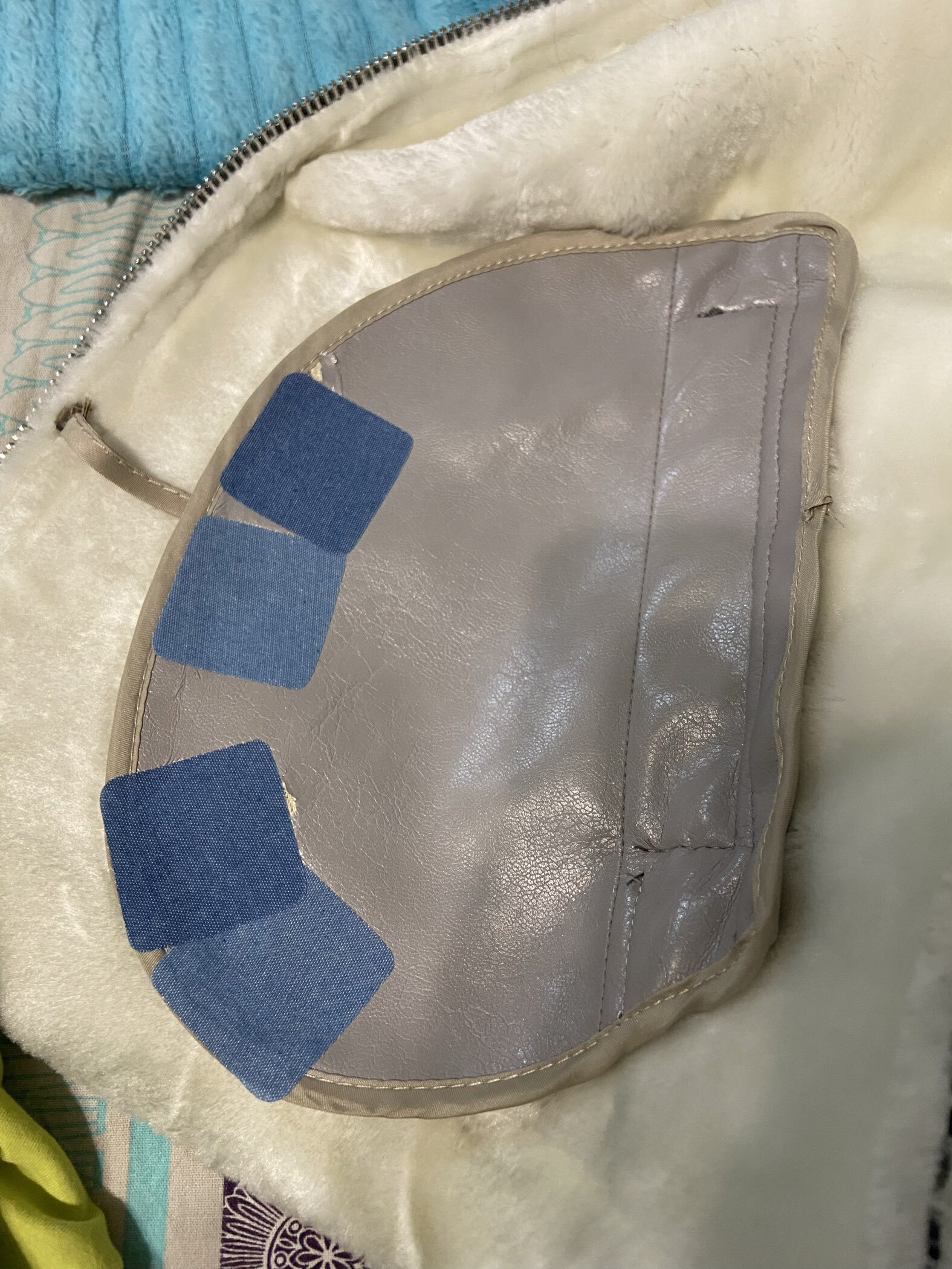 Фотография покупателя товара Набор заплаток для одежды «Синий спектр», квадратные, клеевые, 7.5×7.5 см, 5 шт. - Фото 2