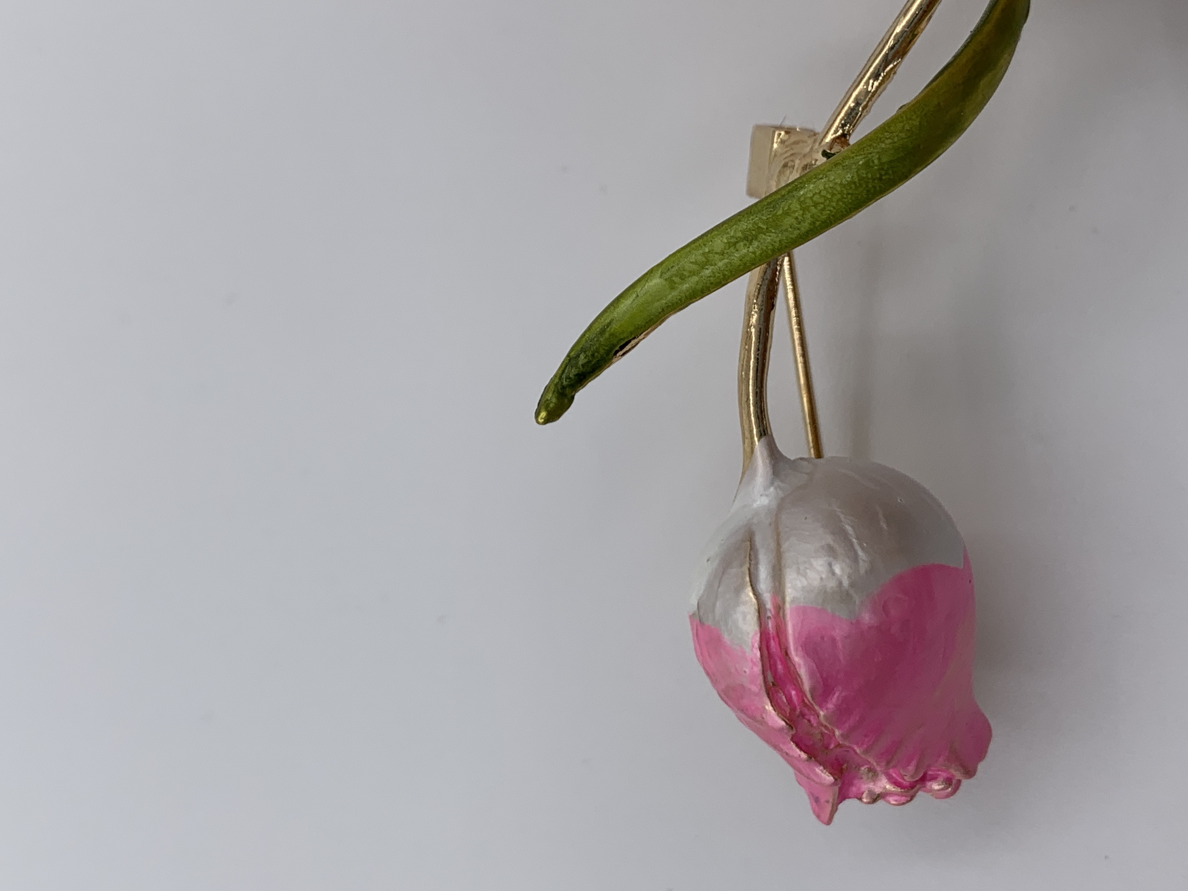 Фотография покупателя товара Брошь "Цветок" тюльпан пионовидный, цвет бело-розовый  в золоте - Фото 3