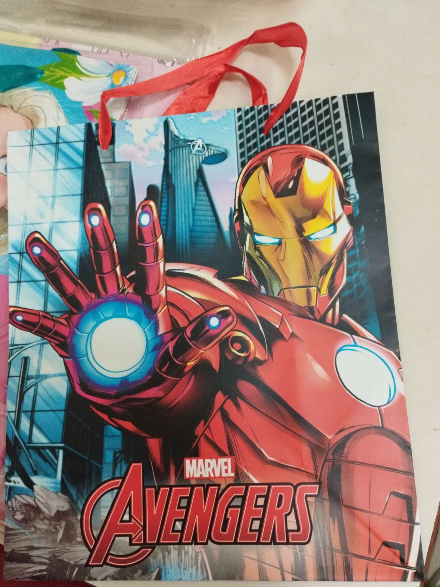 Фотография покупателя товара Пакет подарочный «Железный человек»,23х27х11.5 см, упаковка, Мстители - Фото 1