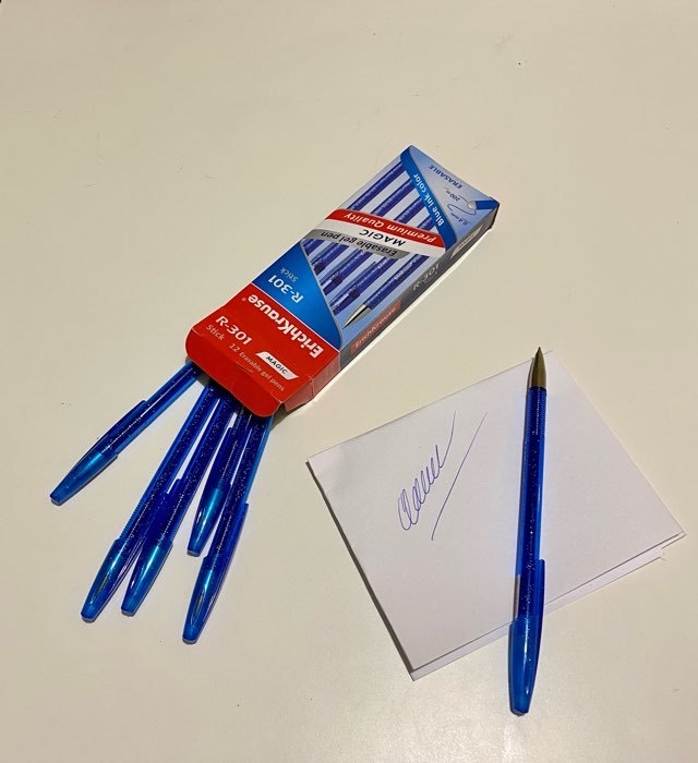 Фотография покупателя товара Ручка гелевая стираемая ErichKrause R-301 Magic Gel, узел 0.5 мм, чернила синие, длина письма 200 м, цена за 1 шт