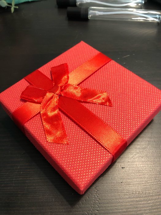 Фотография покупателя товара Коробочка подарочная под кольцо «Классик», 5×5, цвет МИКС - Фото 2