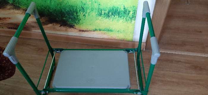 Фотография покупателя товара Скамейка-перевёртыш для дачи Nika складная 56х30х42.5 см, зелёная, до 100кг, для грядок
