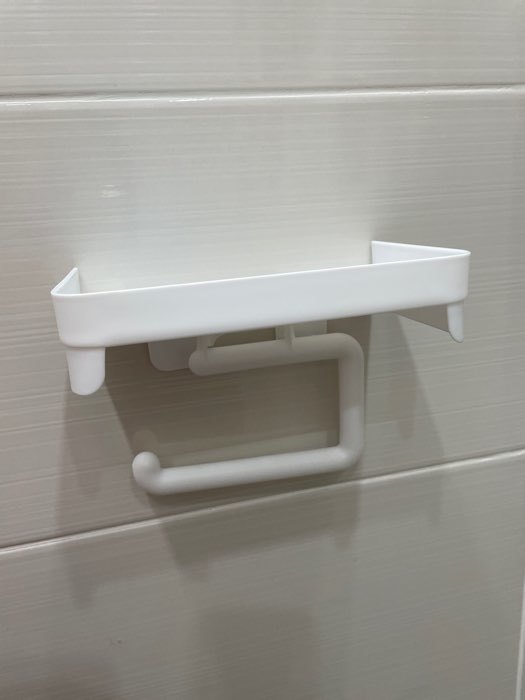 Фотография покупателя товара Держатель для туалетной бумаги с полочкой, цвет белый