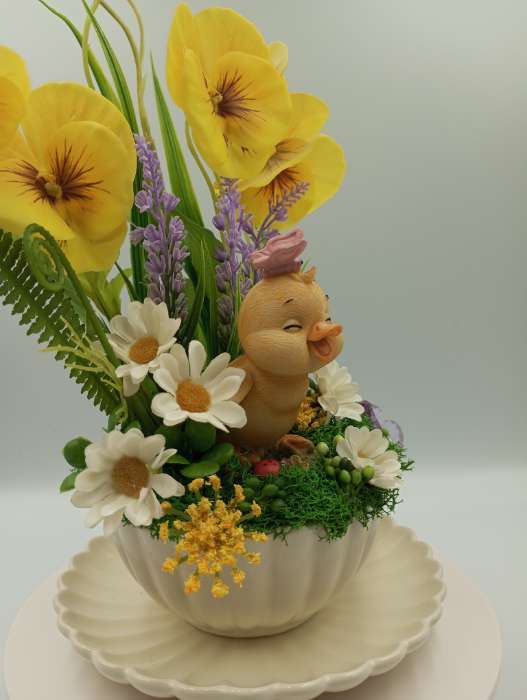 Фотография покупателя товара Фигурка полистоун «Утёнок с бабочкой на полянке», 6×5.5×9.5 см - Фото 1