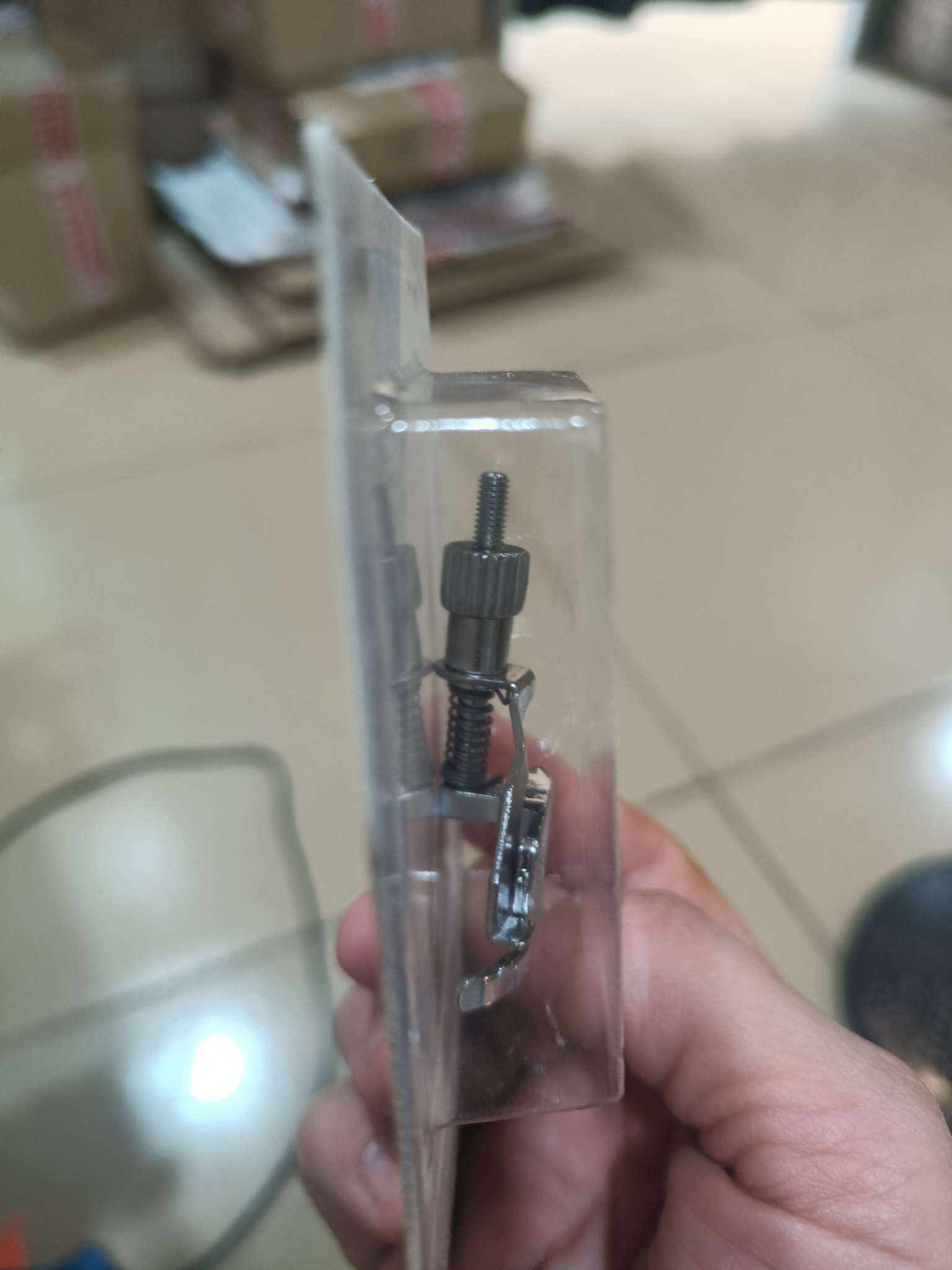 Фотография покупателя товара Лапка для швейных машин, для потайной строчки, «Зигзаг», 5 мм, 4×3.5 см - Фото 2