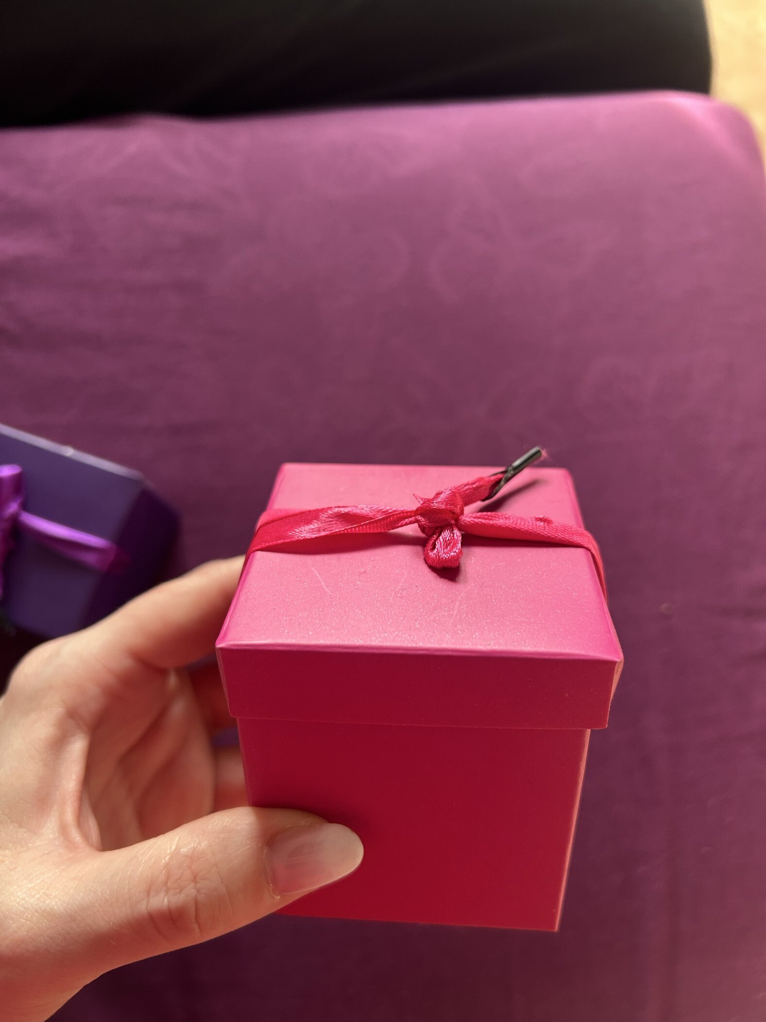 Фотография покупателя товара Коробочка подарочная складная «Презент», 6×6×6 см, фиолетовый - Фото 22