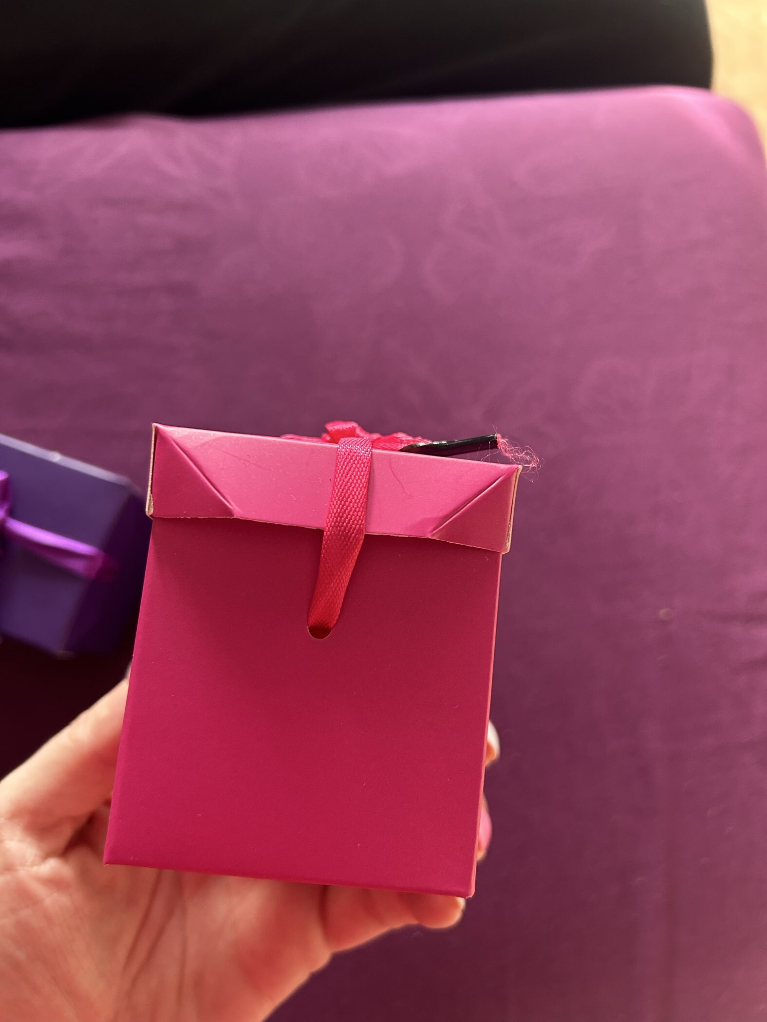 Фотография покупателя товара Коробочка подарочная складная «Презент», 6×6×6 см, фиолетовый - Фото 21