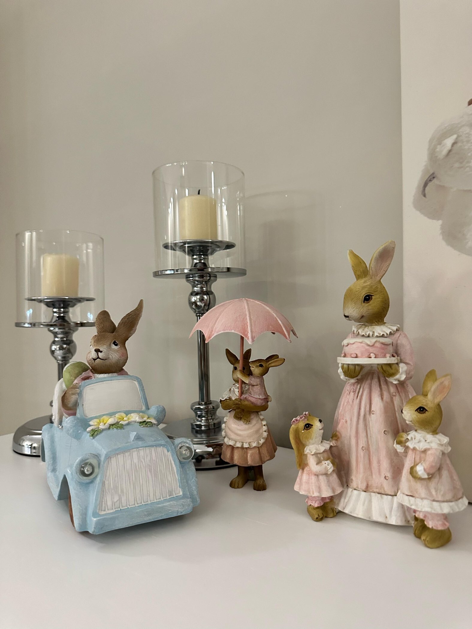 Фотография покупателя товара Фигурка полистоун «Мама зайка с дочками: именинный торт», розовый, 12.5×9.5×20.5 см - Фото 1