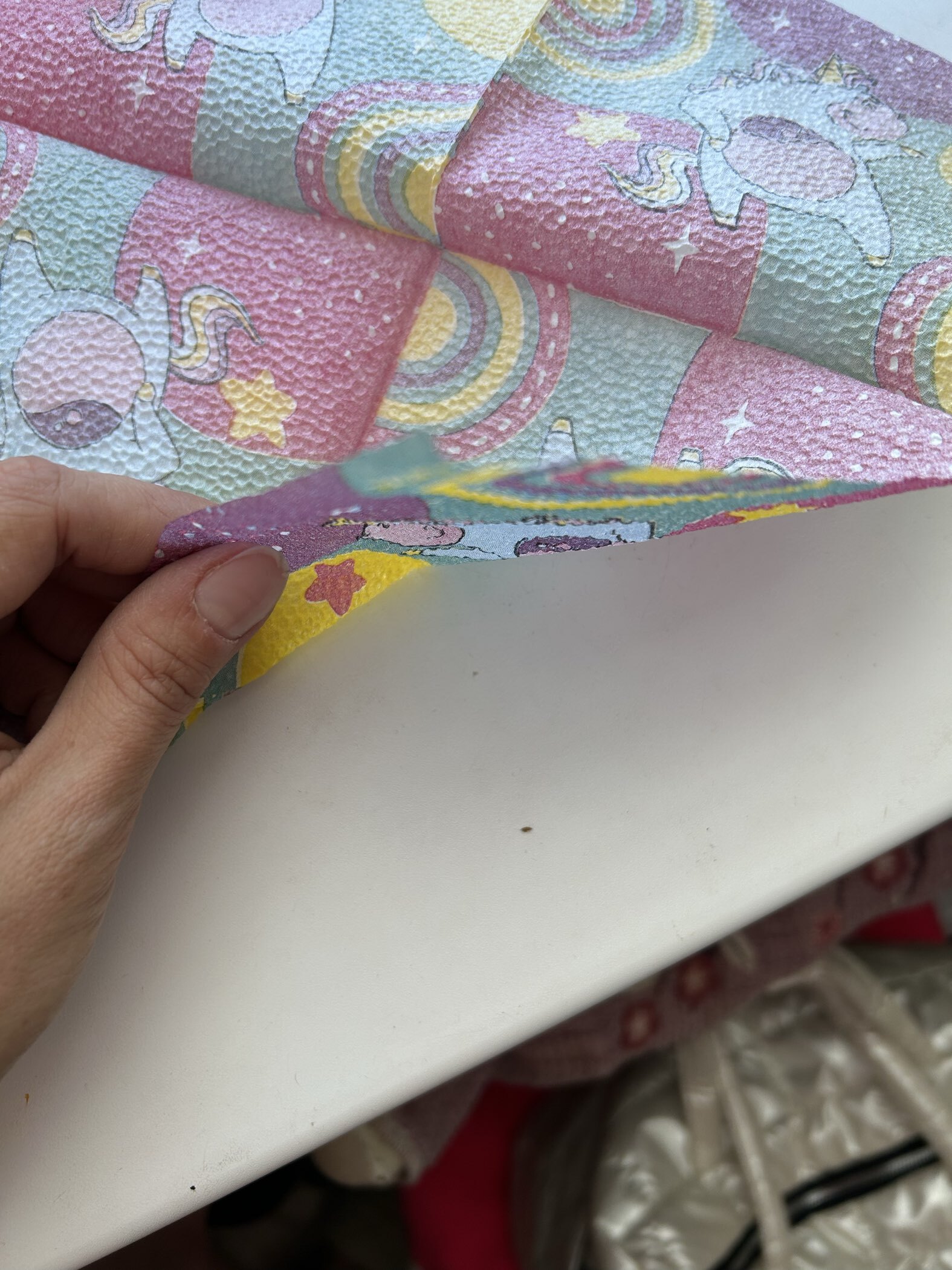 Фотография покупателя товара Салфетки бумажные «Единорожек», 24×24 см, 20 шт. - Фото 2