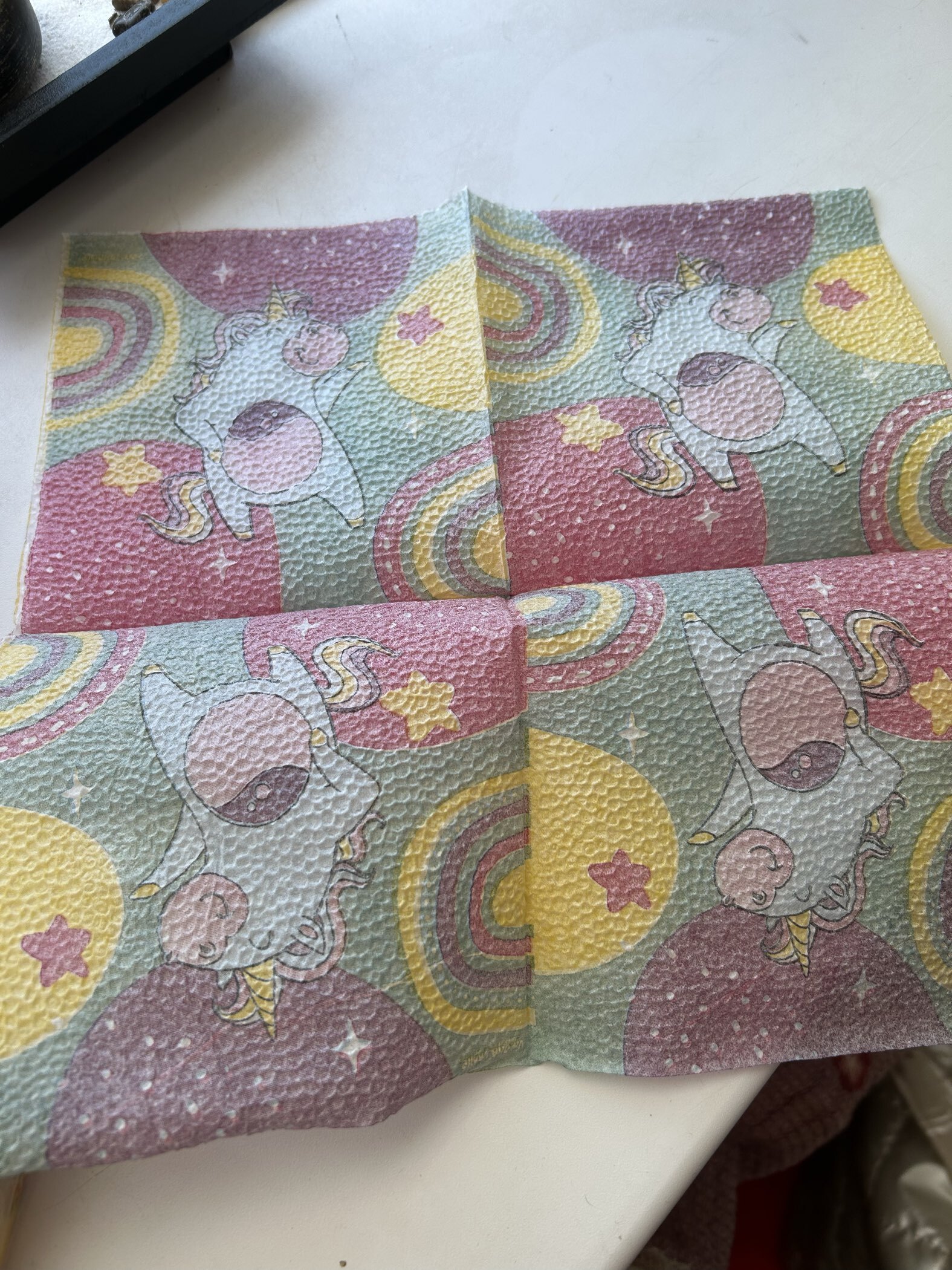 Фотография покупателя товара Салфетки бумажные «Единорожек», 24×24 см, 20 шт. - Фото 4