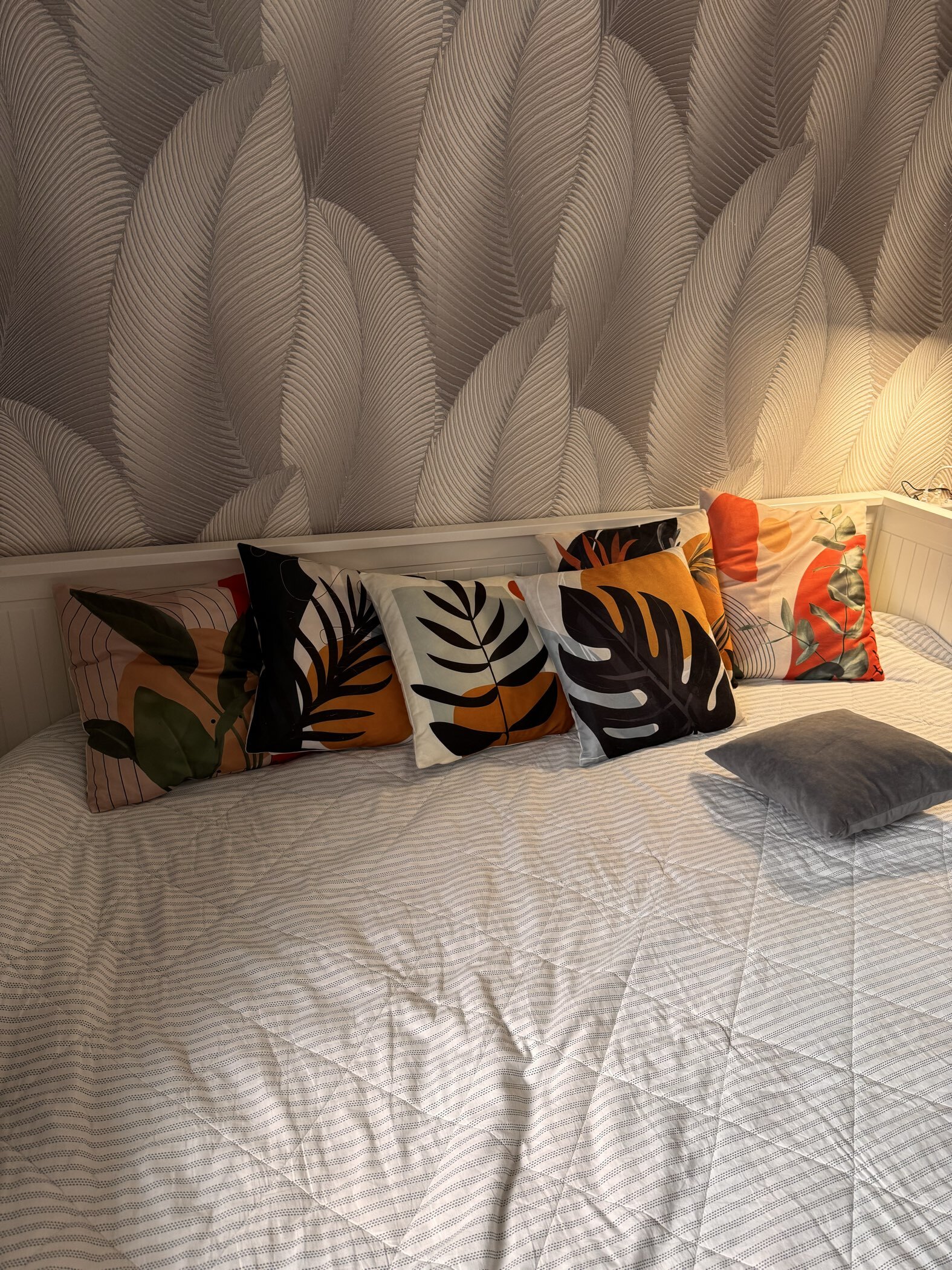 Фотография покупателя товара Набор декоративных наволочек Этель «Эстетика» 45×45 см - 2 шт., полиэстер, велюр - Фото 7