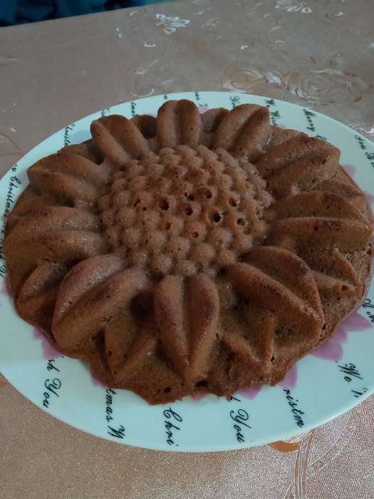 Фотография покупателя товара Форма для выпечки Доляна «Подсолнух», силикон, 29×6 см, с ручками, цвет МИКС - Фото 1