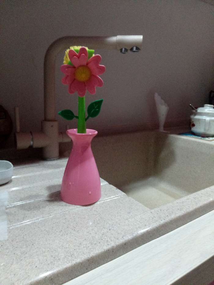 Фотография покупателя товара Щётка для посуды «Цветок», 7,5×6×25 см, цвет МИКС - Фото 4