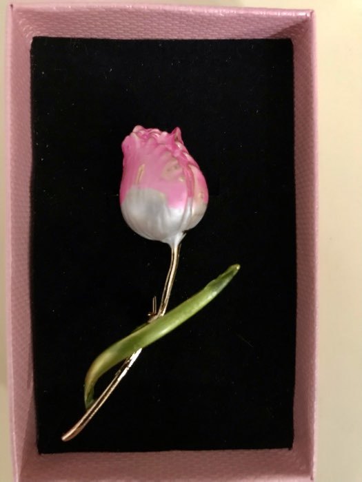 Фотография покупателя товара Брошь "Цветок" тюльпан пионовидный, цвет бело-розовый  в золоте - Фото 1