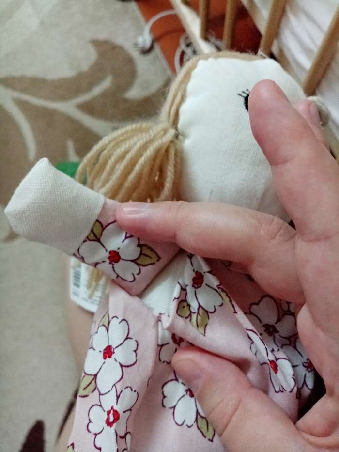 Фотография покупателя товара Подвеска «Кукла Людочка», блондинка, цветочки на ножках, цвета МИКС - Фото 4