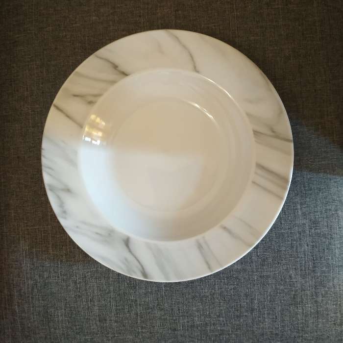Фотография покупателя товара Тарелка керамическая глубокая Доляна «Мрамор», 300 мл, d=21 см, цвет белый и серый - Фото 1