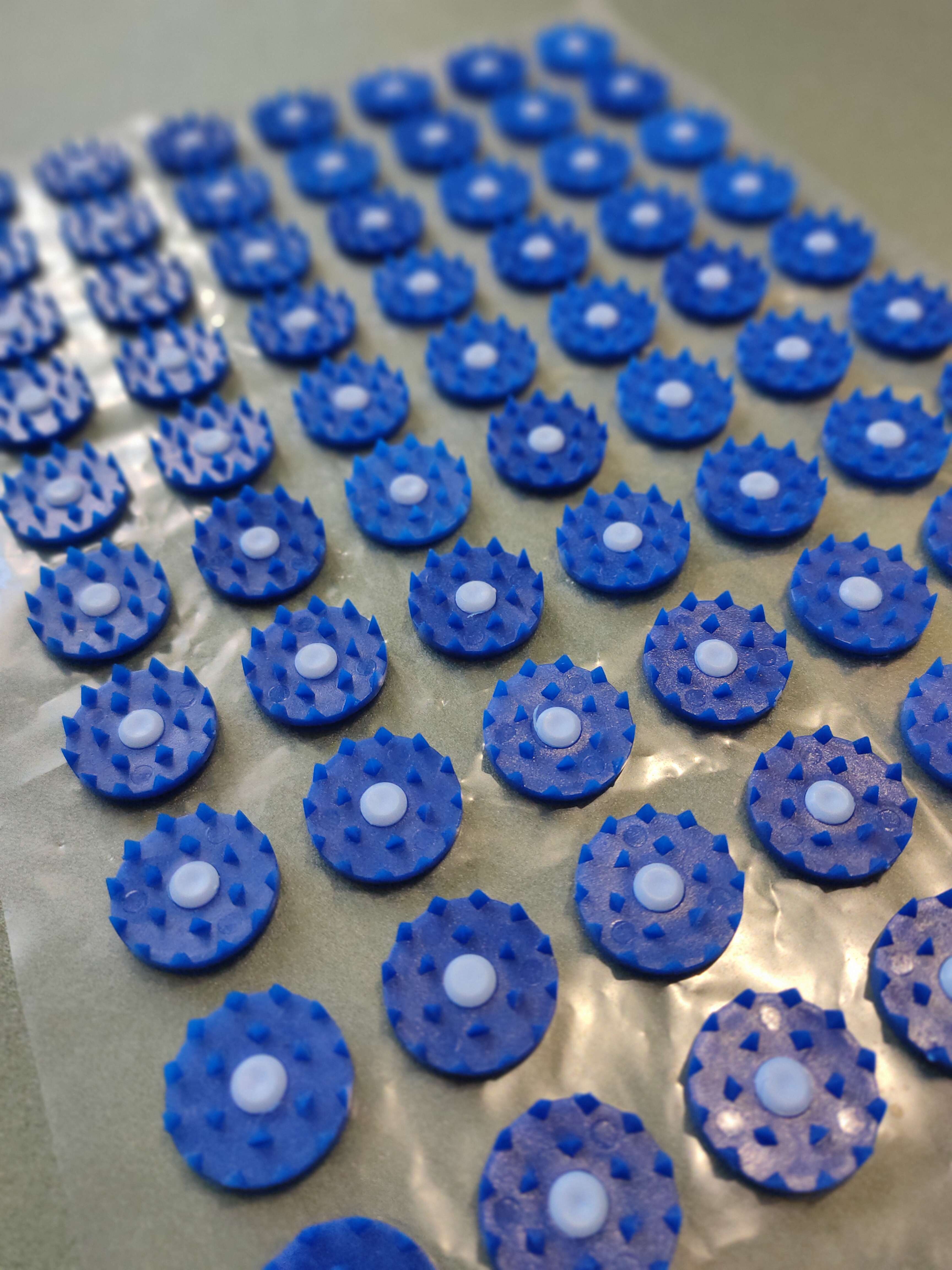 Фотография покупателя товара Аппликатор "Кузнецова", 70 колючек, пленка, 23 х 32 см, синий.