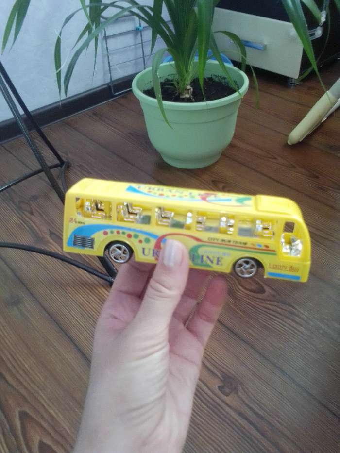 Фотография покупателя товара Автобус инерционный «Городская экскурсия», цвета МИКС - Фото 3