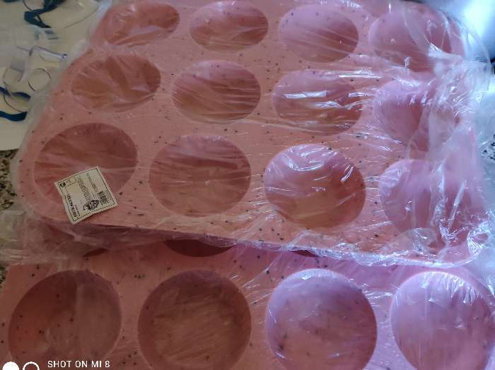 Фотография покупателя товара Форма силиконовая для выпечки Ravello, 34×22,5 см, 12 ячеек (d=6,5 см), цвет розовый гранит - Фото 1