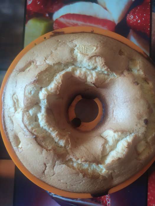 Фотография покупателя товара Форма для выпечки Доляна «Немецкий кекс. Заварное», силикон, d=21 см, цвет сиреневый