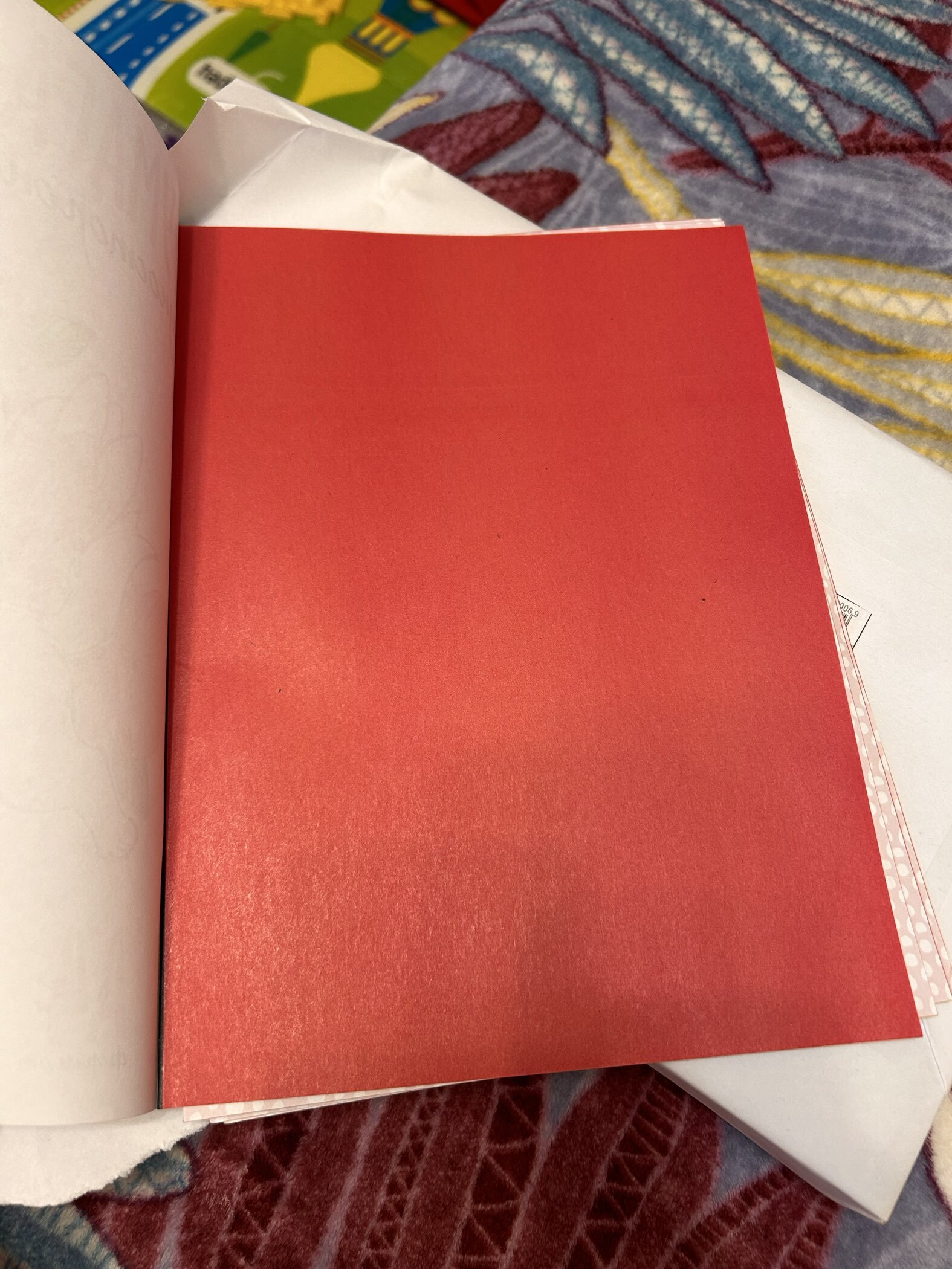 Фотография покупателя товара Цветная бумага, А4, 8 листов, 8 цветов, немелованная, односторонняя, на скрепке, 48 г/м², «Коты аристократы» - Фото 1