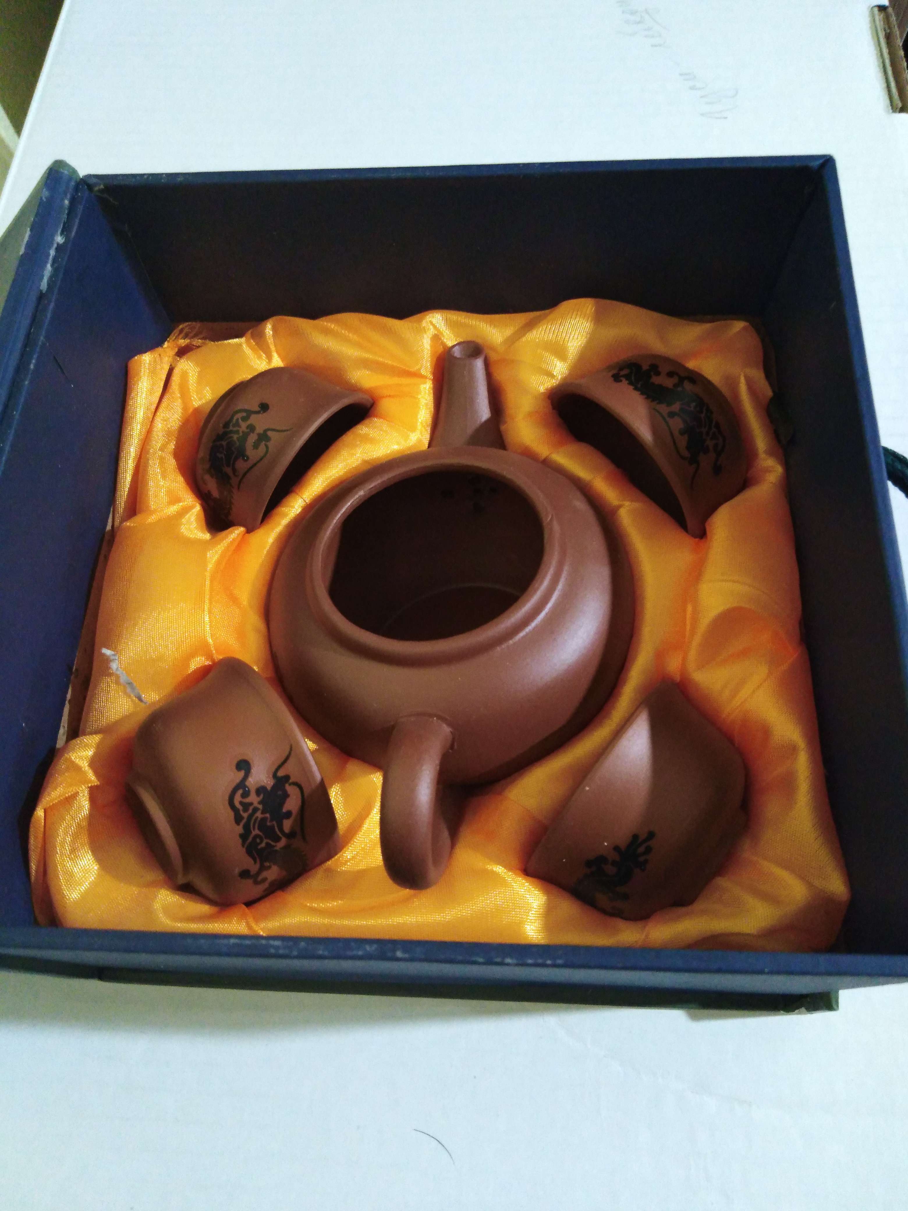 Фотография покупателя товара Набор для чайной церемонии керамический «Дракон», 5 предметов: 4 пиалы 25 мл, чайник 200 мл, цвет коричневый - Фото 1