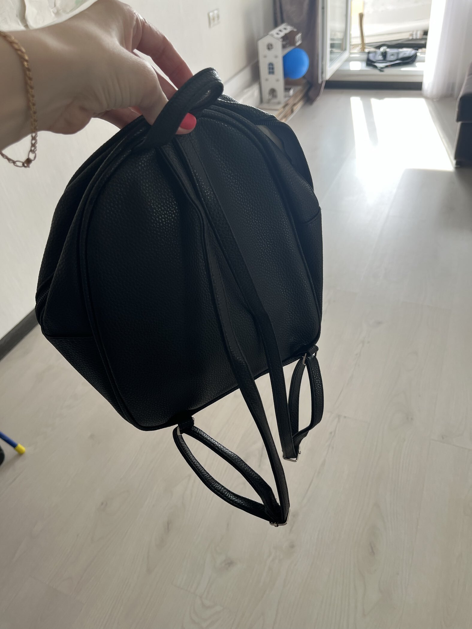 Фотография покупателя товара Рюкзак школьный из искусственной кожи «Иероглифы» 27×23×10 см - Фото 3