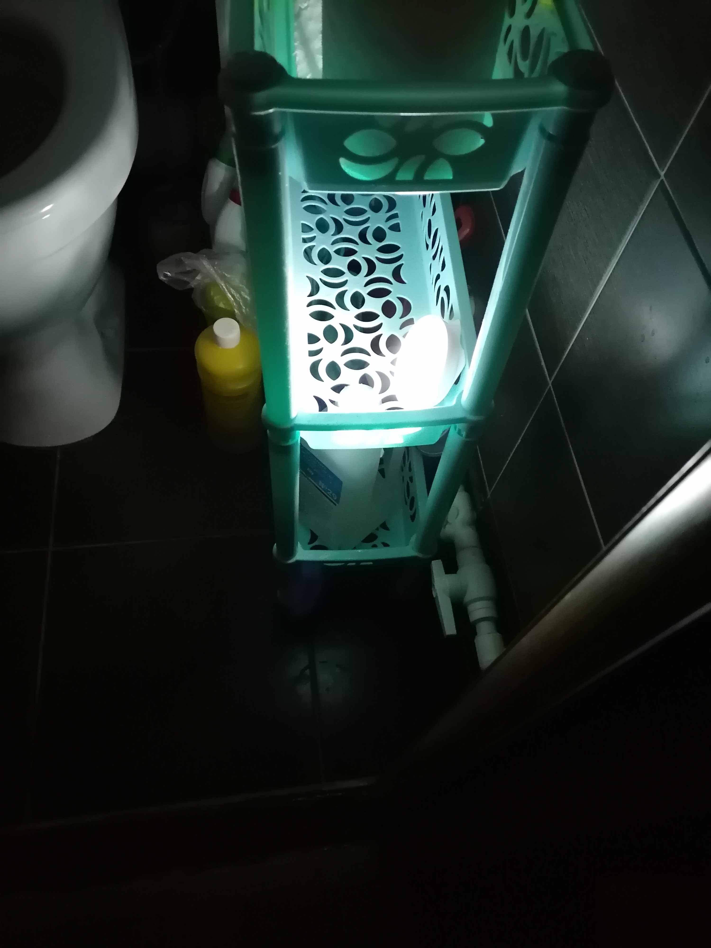 Фотография покупателя товара Светильник светодиодный с датчиком движения, 6LED, 2.5 Вт, от батареек 3хAAA, 3000К, свечение тёплое белое - Фото 8