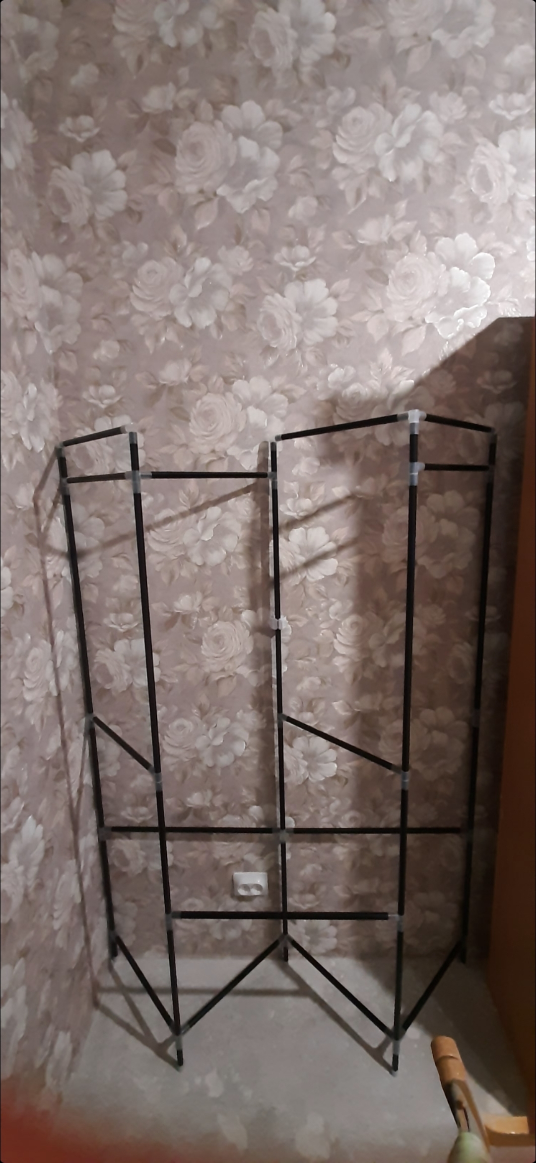 Фотография покупателя товара Вешалка напольная Доляна, 2 перекладины, 160×45×169 см, цвет чёрный