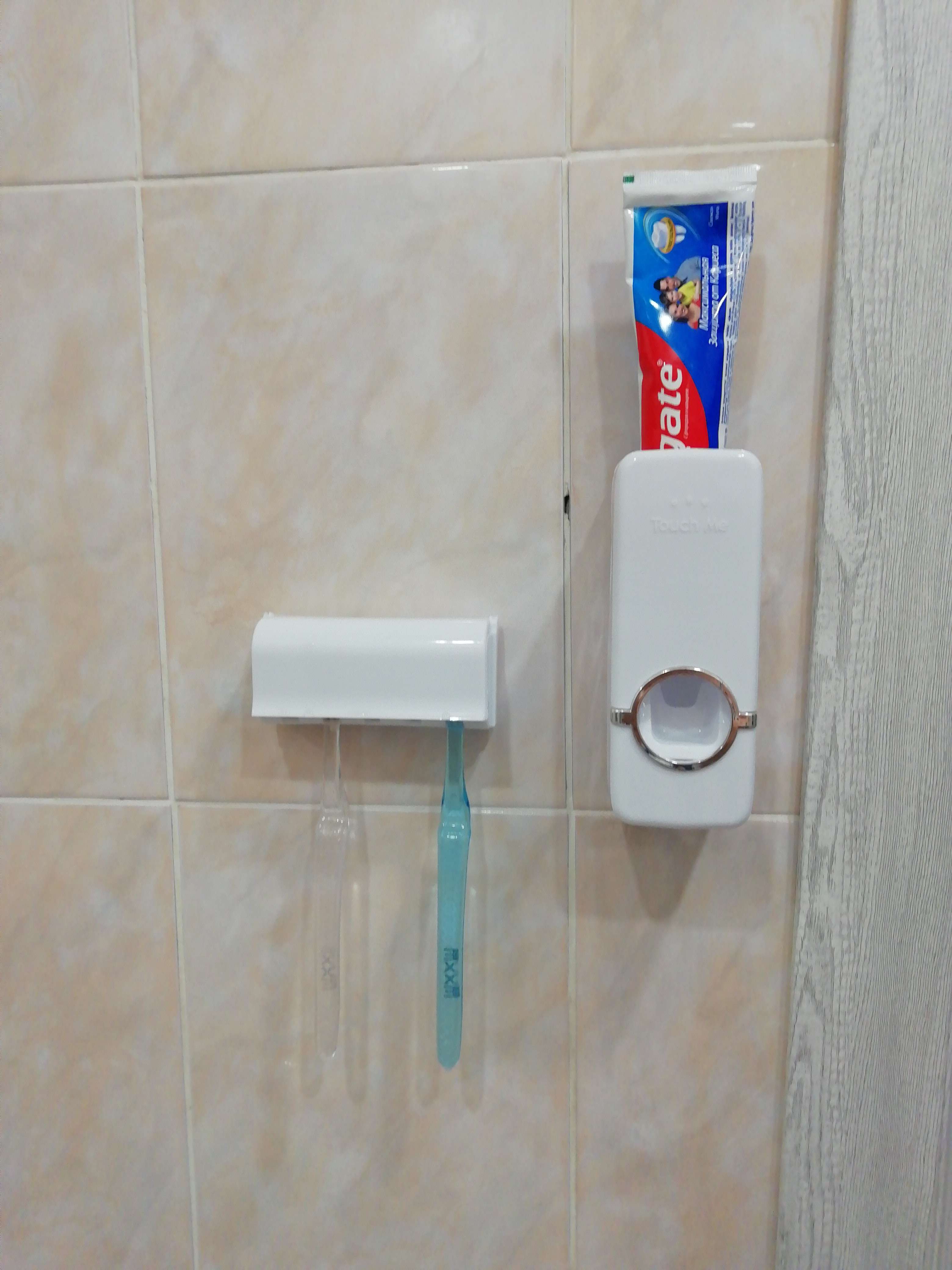 Фотография покупателя товара Держатель для зубных щёток и выдавливатель для зубной пасты, 15,4×6×6 см (для пасты), 11,5×5,5×3,5 см (для щёток), цвет МИКС - Фото 18