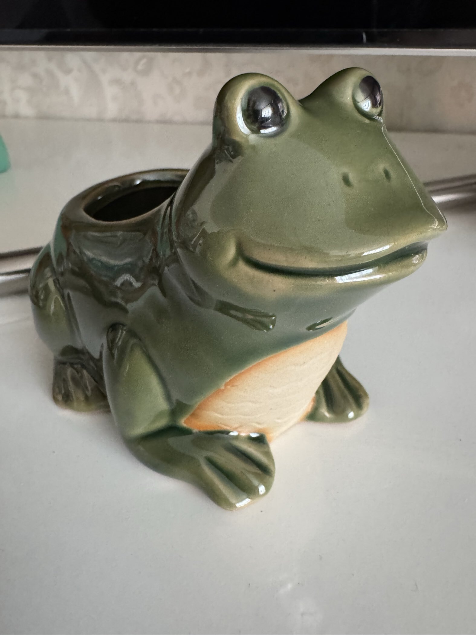 Фотография покупателя товара Декоративный горшок «Лягушка», керамический, 250 мл, 12×10×9 см, зелёный - Фото 8