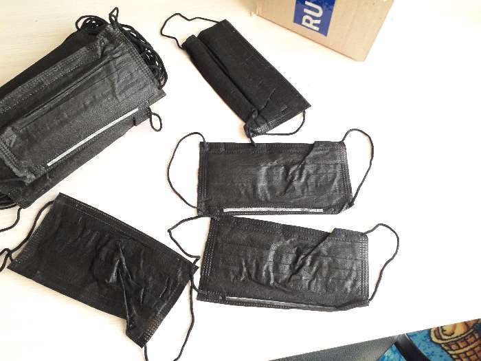 Фотография покупателя товара Маска медицинская EleGreen, четырёхслойная, 50 штук в упаковке, чёрная