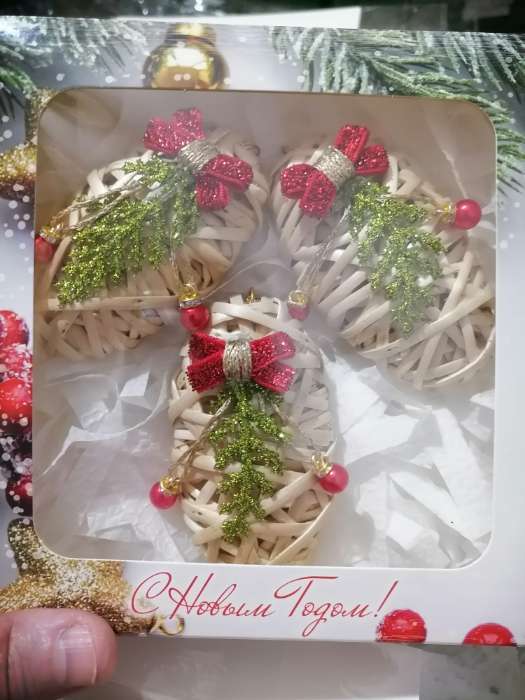 Фотография покупателя товара Подарочная коробка складная с окном «С Новым годом», 16×16×3 см - Фото 1