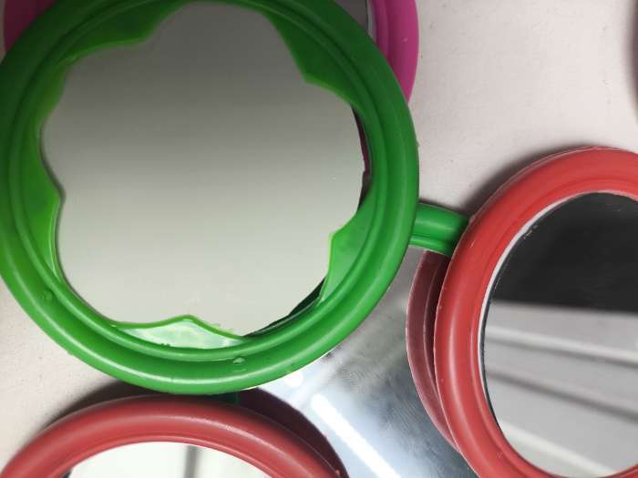 Фотография покупателя товара Зеркало карманное, с рамкой под фотографию, d=6.5 см, фасовка 20 шт., рисунок МИКС - Фото 4