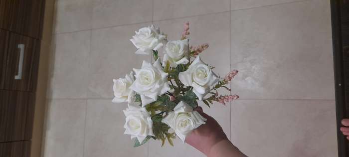 Фотография покупателя товара Букет искусственный «Роза леди с крупными листьями», 26 см, МИКС - Фото 3