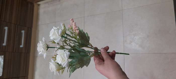 Фотография покупателя товара Букет искусственный «Роза леди с крупными листьями», 26 см, МИКС - Фото 4