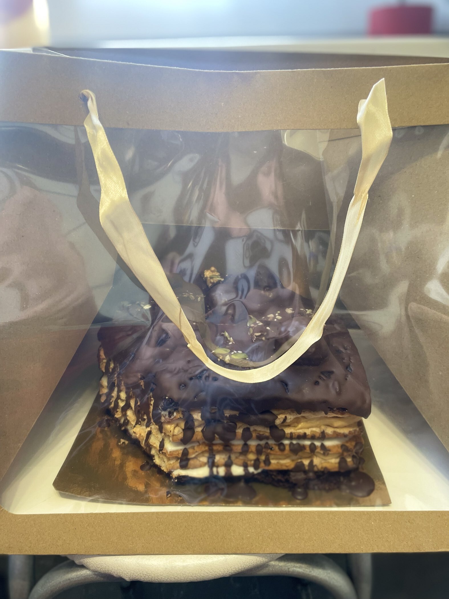 Фотография покупателя товара Пакет подарочный, с окном, 35×25×18 см, крафт - Фото 1