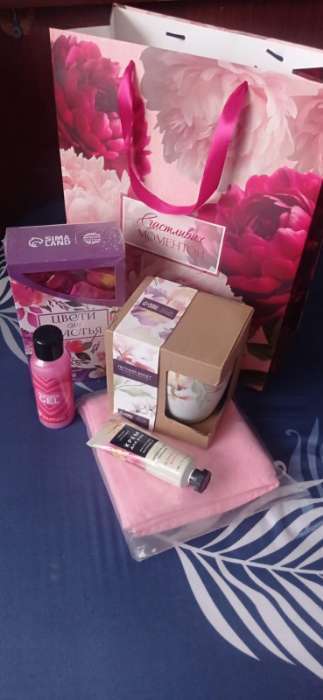 Фотография покупателя товара Пакет подарочный вертикальный «Счастливых моментов», 25.5×30×9 см - Фото 1