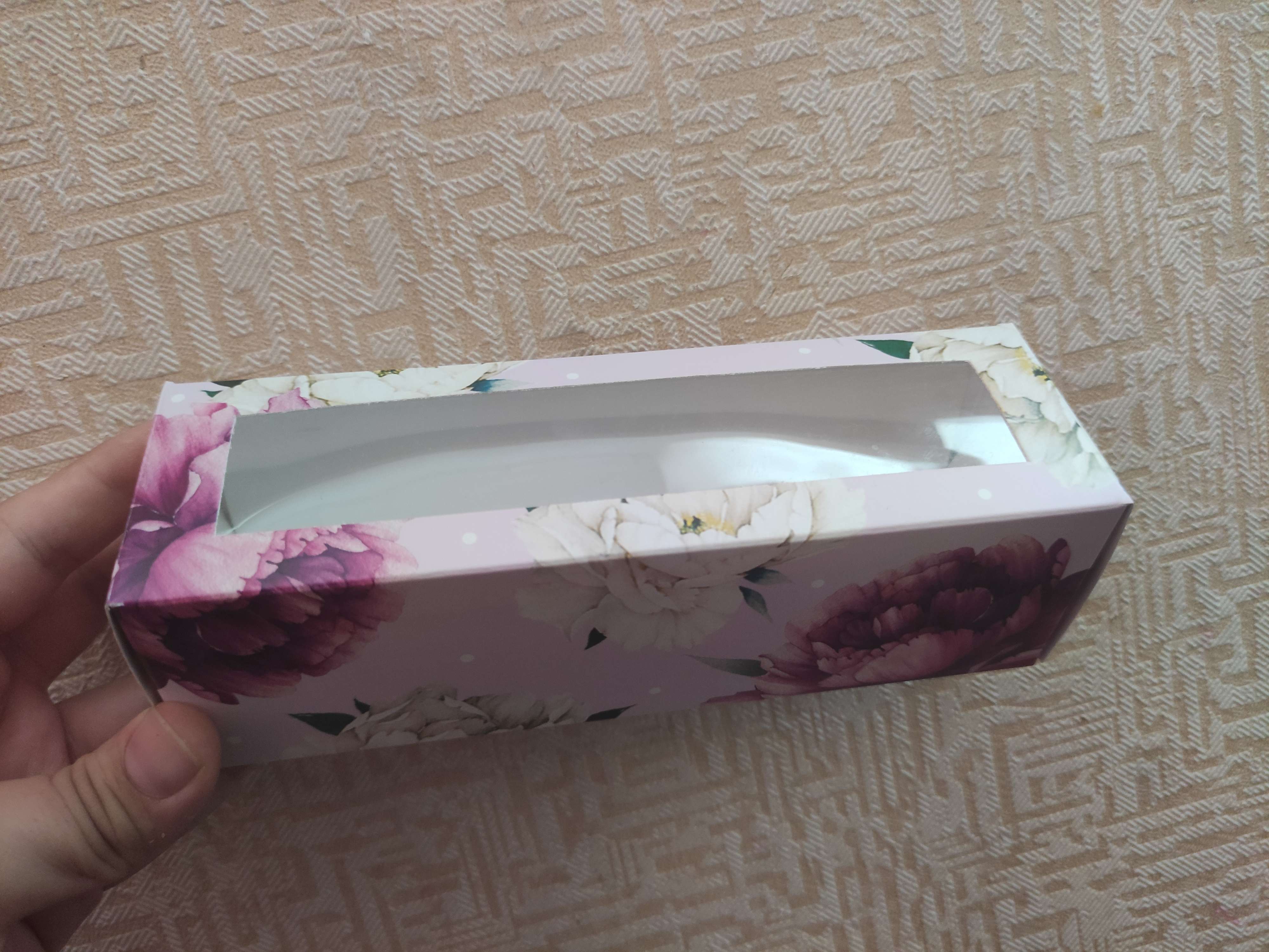 Фотография покупателя товара Коробка для макарун, кондитерская упаковка «Тебе с любовью», пионы, 5.5 х 18 х 5.5 см