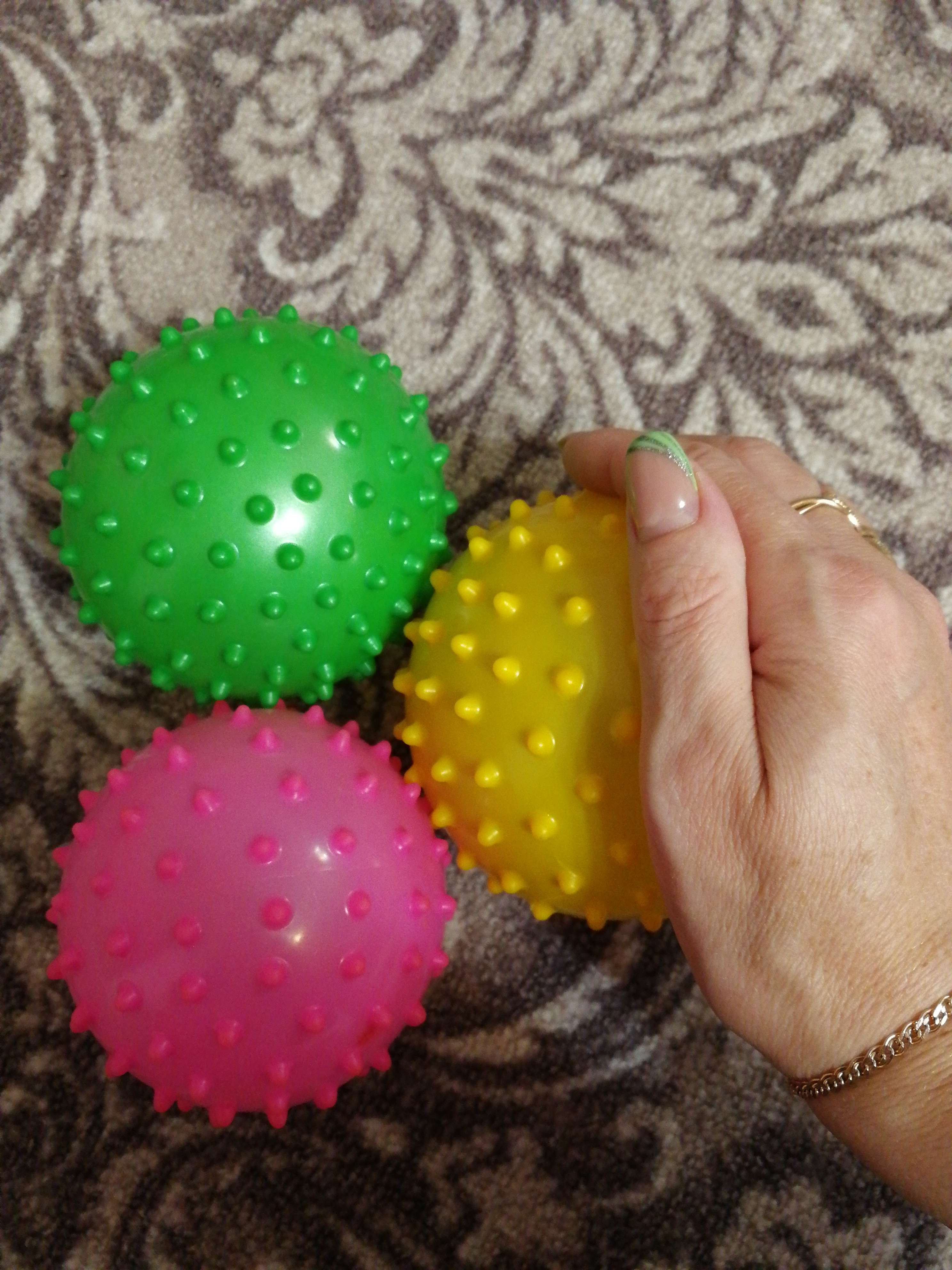 Фотография покупателя товара Мяч массажный, d=10 см, 22 г, цвета МИКС