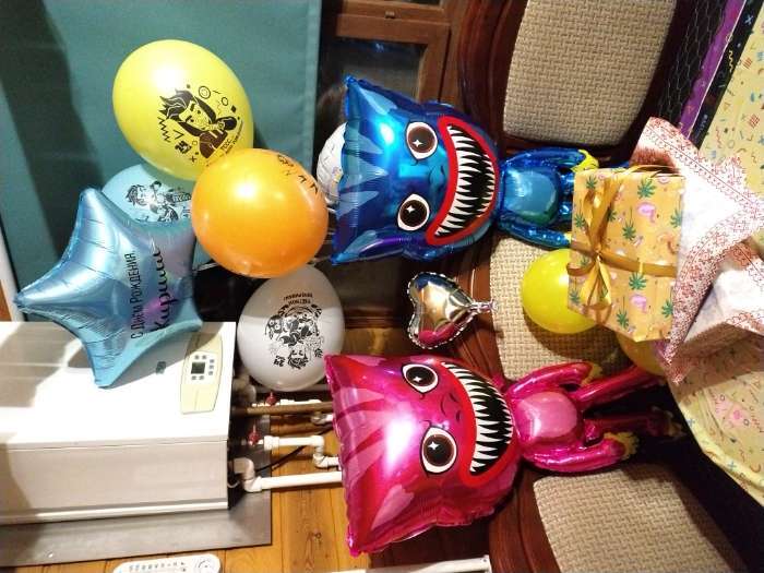 Фотография покупателя товара Воздушный шар фольгированный 28'' «Зубастик», фигура, синий - Фото 1