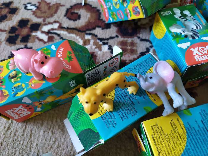 Фотография покупателя товара Игровой набор Funny Box «Зоопарк»: карточка, фигурка, лист наклеек - Фото 8