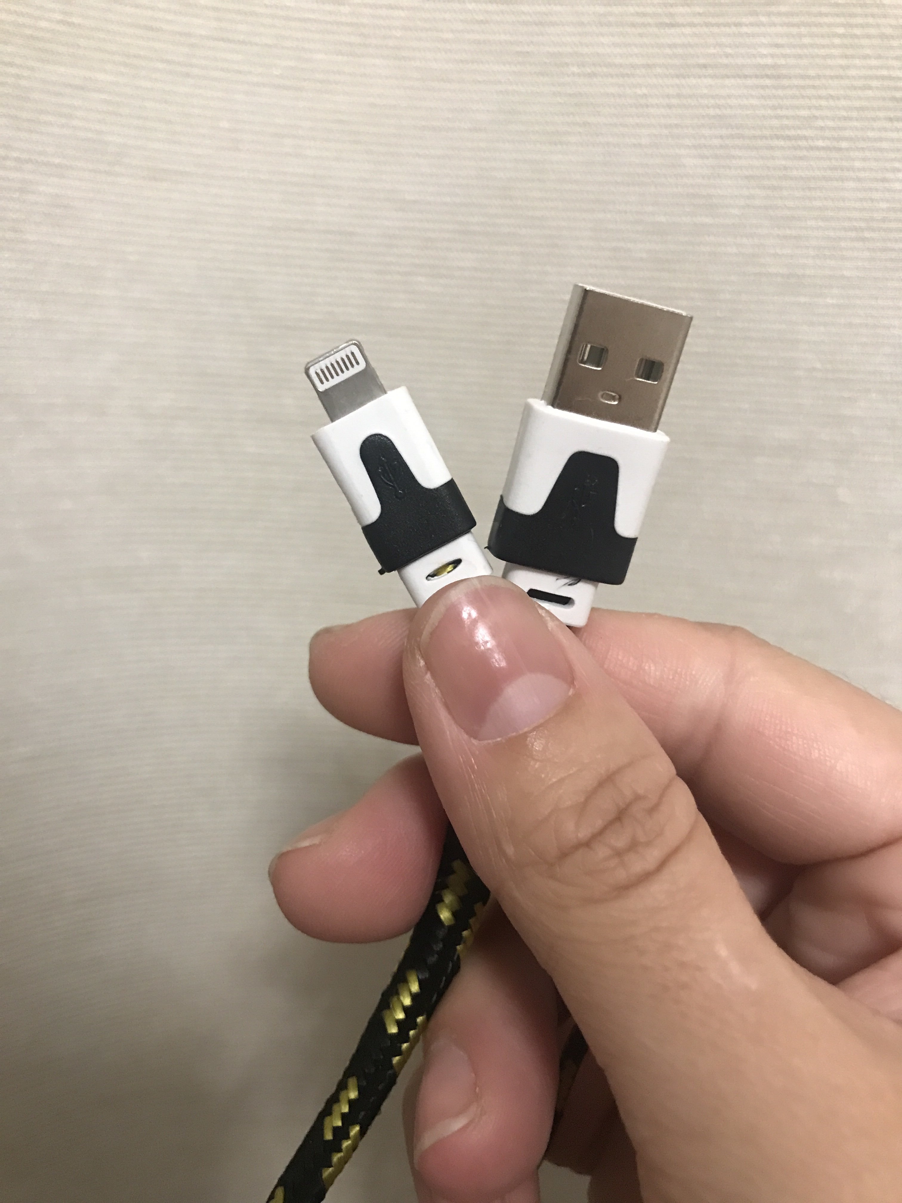 Фотография покупателя товара Кабель Ritmix, Lightning - USB, тканевая оплетка, плоский, 1 А, 1 м, чёрно-жёлтый - Фото 1