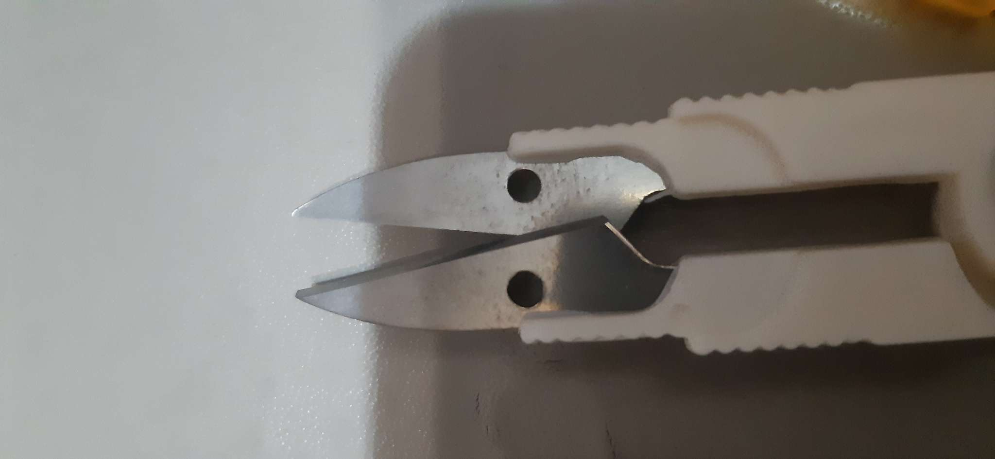 Фотография покупателя товара Ножницы для обрезки ниток, с защитным колпачком, 12 см, МИКС - Фото 2