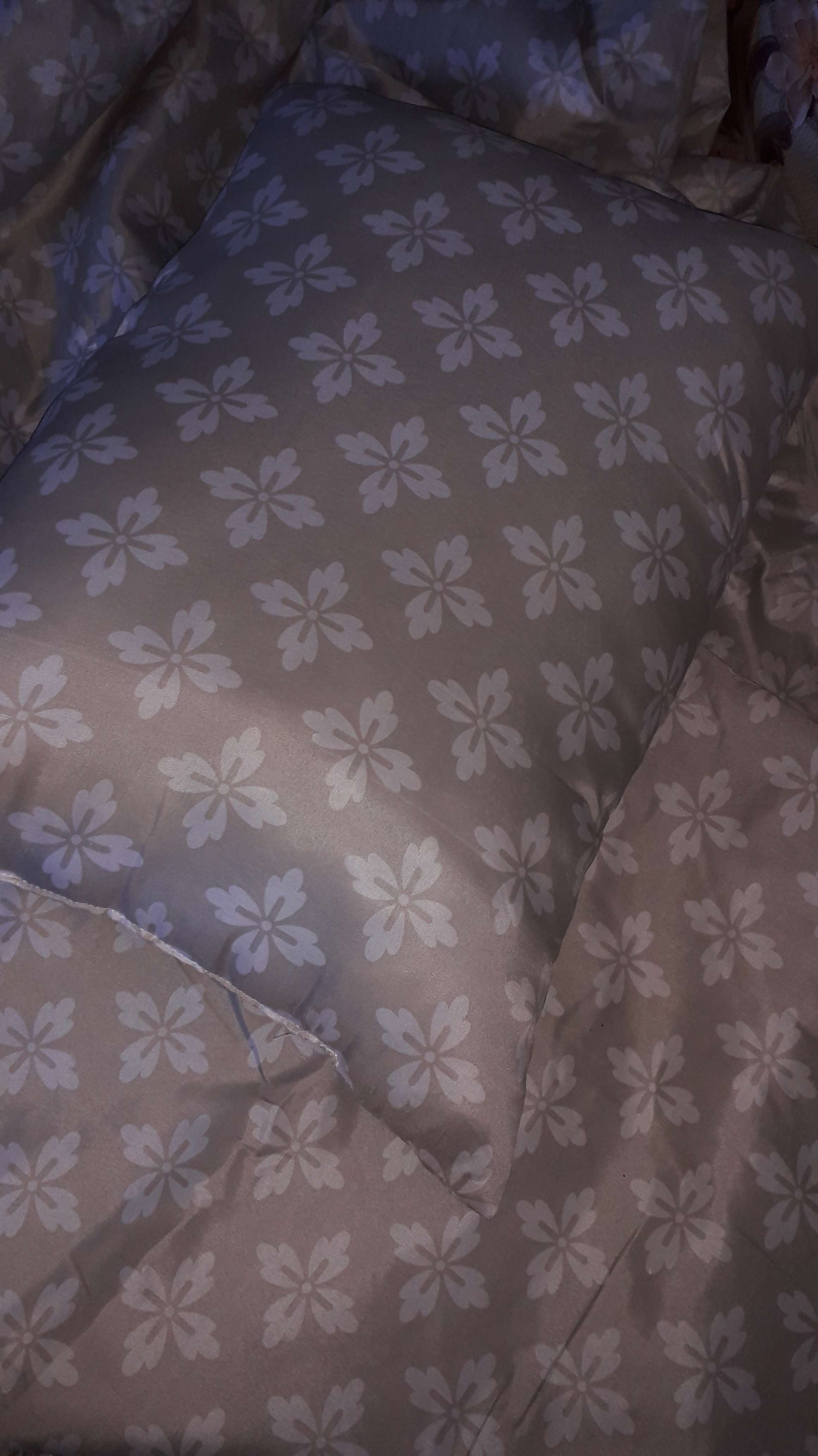 Фотография покупателя товара Комплект Экономь и Я: одеяло 1,5 сп, синтепон 100 гр/м + подушка 50*70 см, цвет МИКС, 100% полиэстер