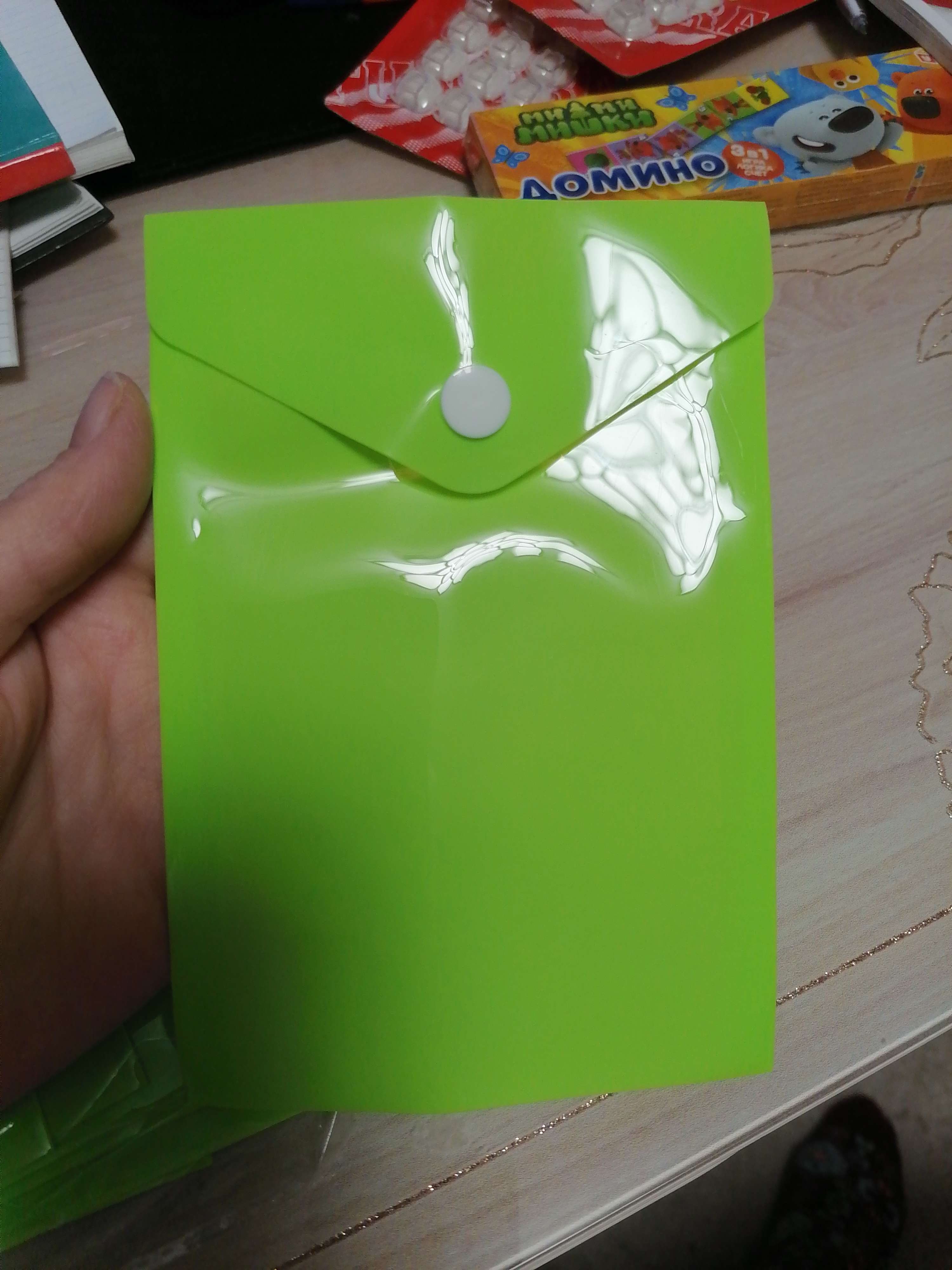 Фотография покупателя товара Папка-конверт на кнопке, А6, 180 мкм, вертикальная, глянцевая, МИКС - Фото 1