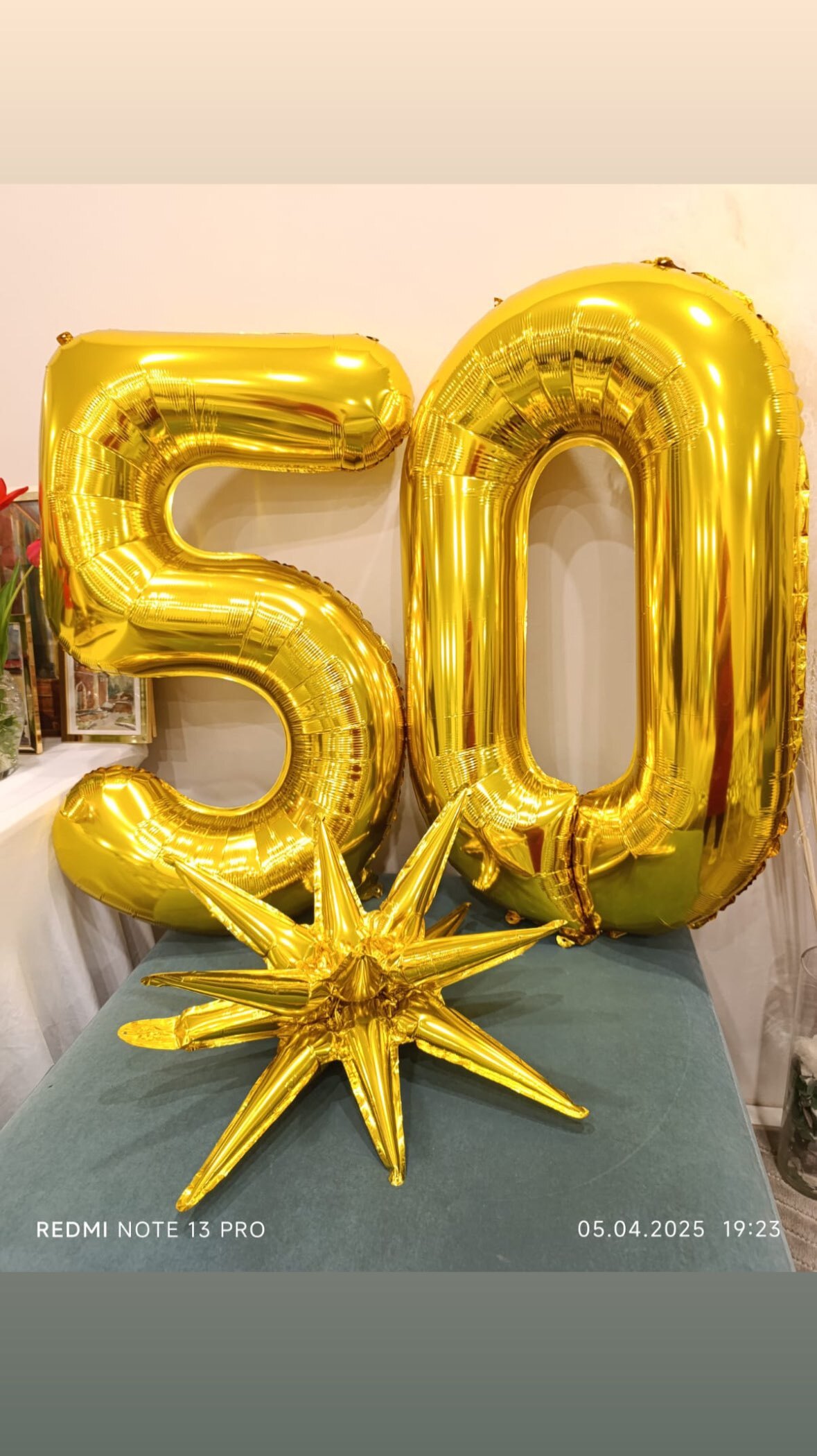 Фотография покупателя товара Воздушный шар фольгированный 21" «Объёмная звёзда», золотой - Фото 3