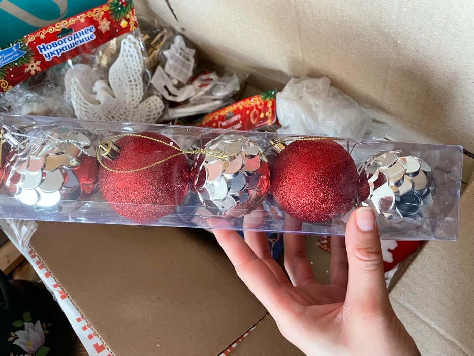 Фотография покупателя товара Ёлочные игрушки «Шишечки и блеск», шары новогодние, d=6 см, набор 8 шт., серебро красный - Фото 1