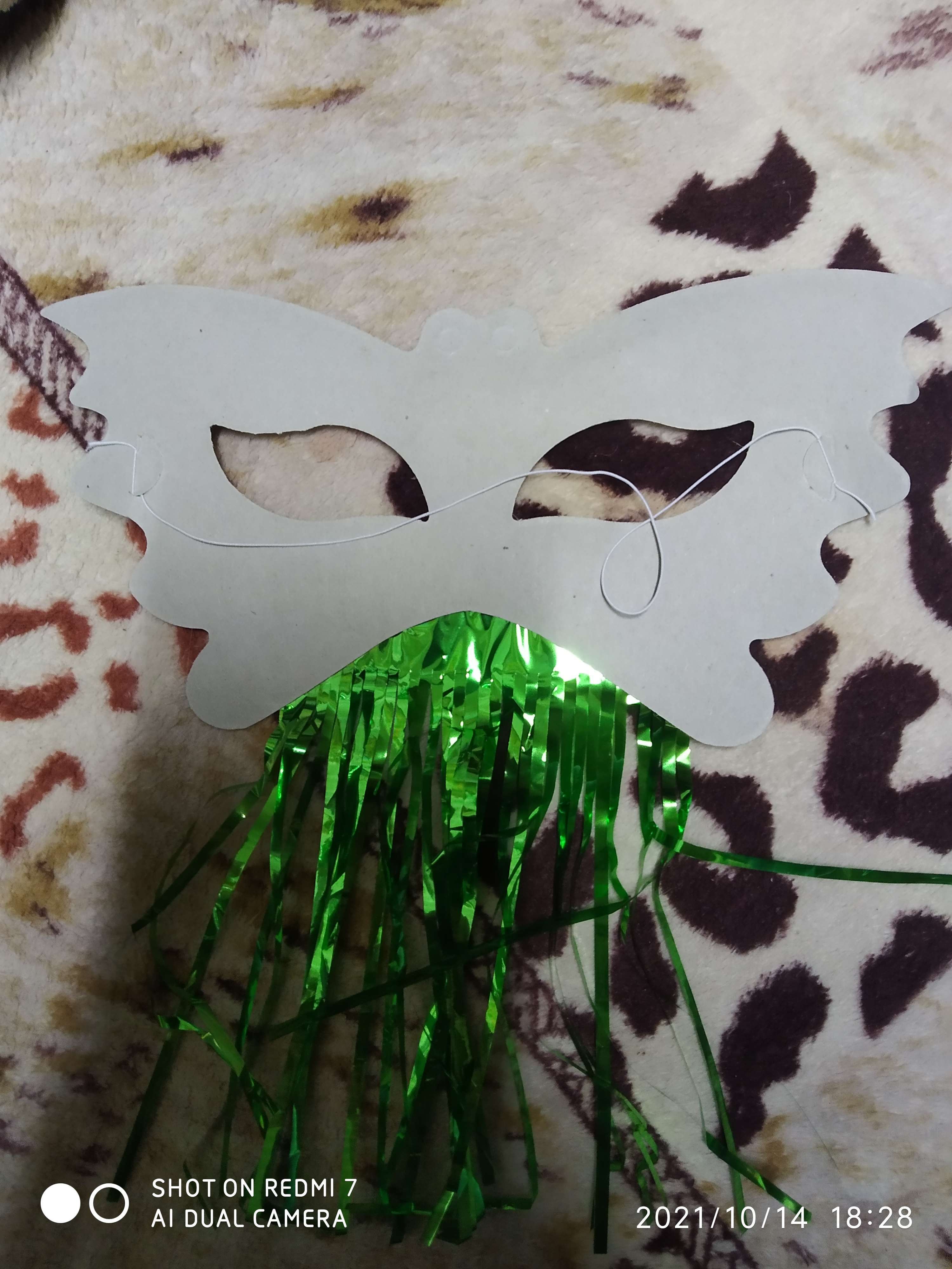Фотография покупателя товара Карнавальная маска «Дождик», набор 6 шт., цвета МИКС - Фото 2