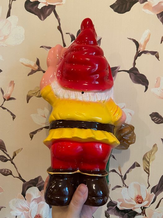 Фотография покупателя товара Садовая фигура "Гном Welcome", разноцветная, керамика, 35 см - Фото 1